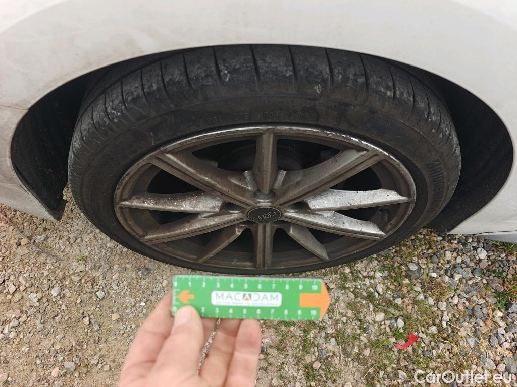  Audi  A3 AUDI  / 2020 / 5P / berlina con portón Sportback Genuine Ed 35 TDI 110kW S tron #18