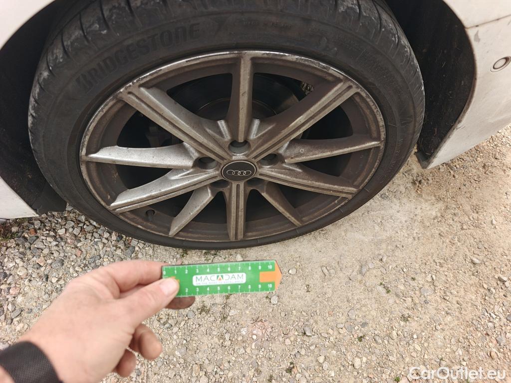  Audi  A3 AUDI  / 2020 / 5P / berlina con portón Sportback Genuine Ed 35 TDI 110kW S tron #16