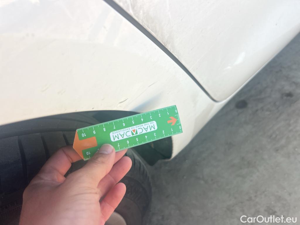  Land Rover  Discovery SEAT Nuevo León / 2020 / 5P / berlina con portón 2.0 TDI 85kW S&S Style Go (AC3) #10