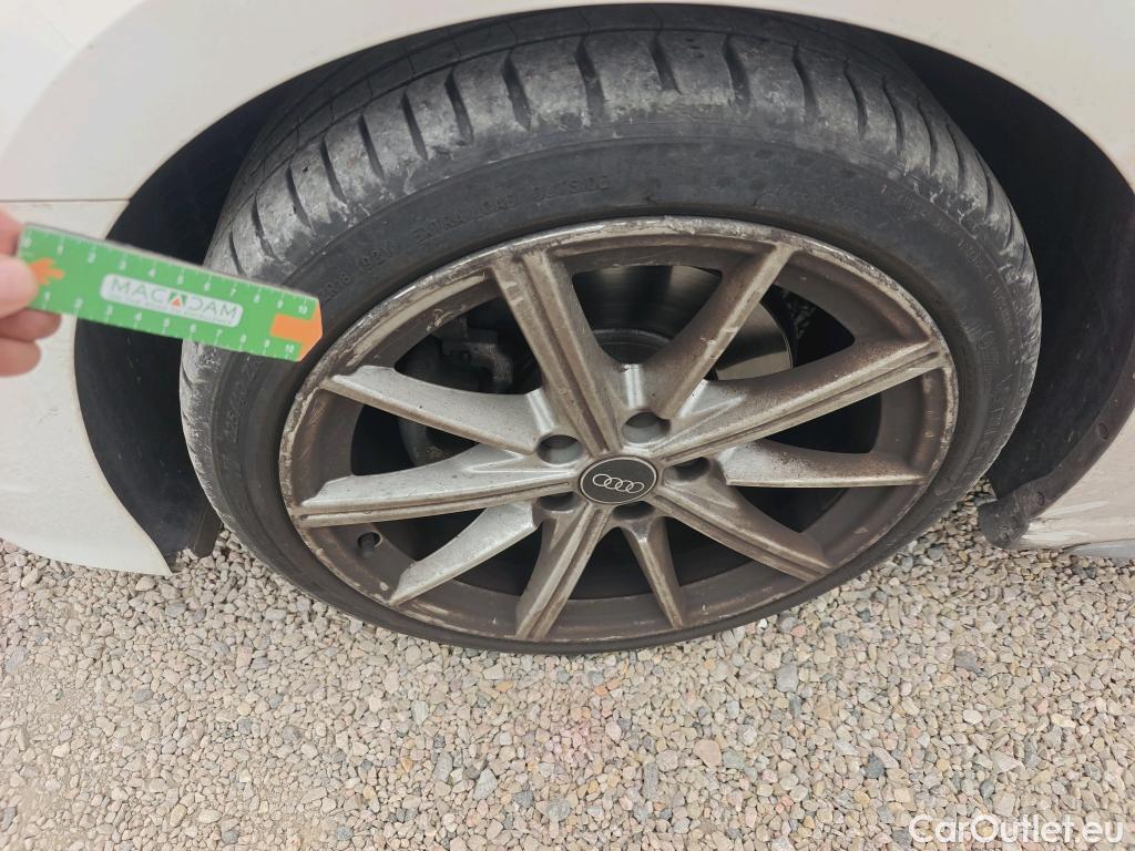  Audi  A3 AUDI  / 2020 / 5P / berlina con portón Sportback Genuine Ed 35 TDI 110kW S tron #15