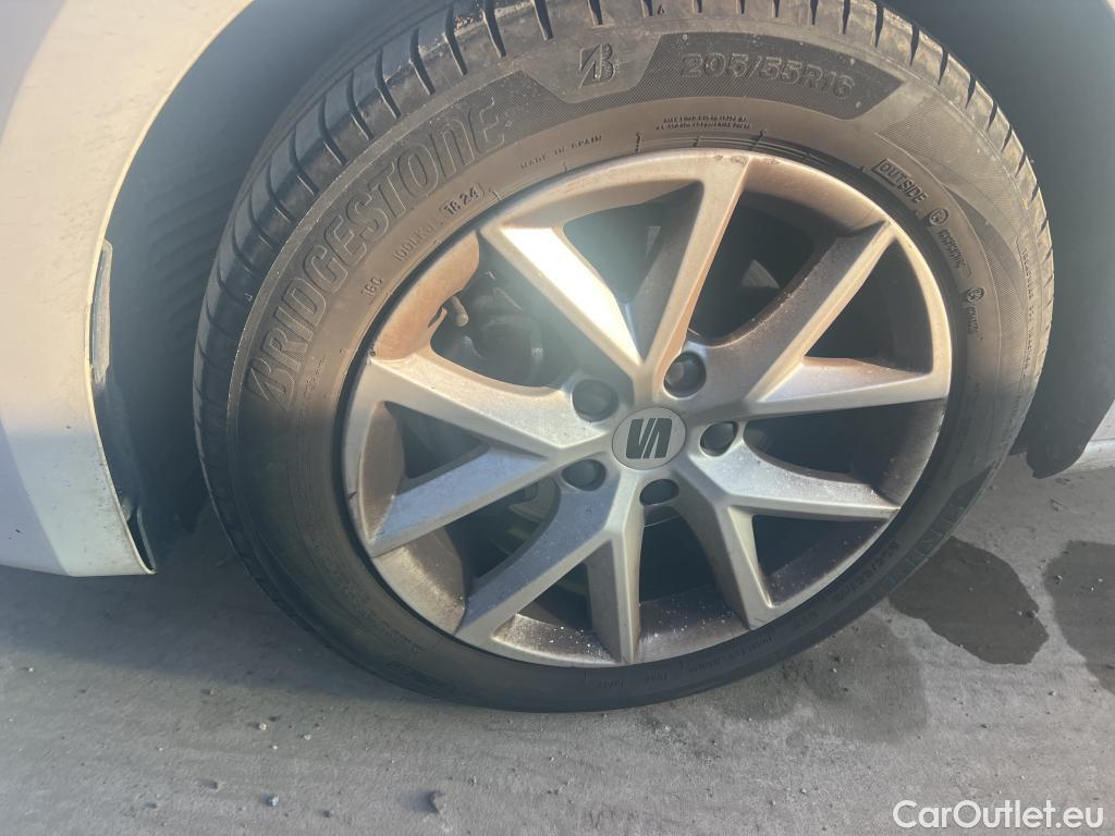  Land Rover  Discovery SEAT Nuevo León / 2020 / 5P / berlina con portón 2.0 TDI 85kW S&S Style Go (AC3) #11