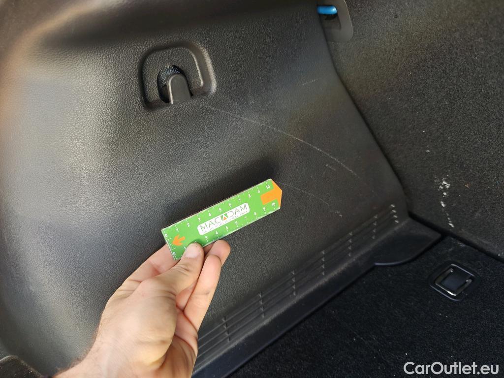  Hyundai  Konna HYUNDAI Kona / 2017 / 5P / todoterreno KONA TGDI 1.0 120CV 4X2 TECNO RED #44