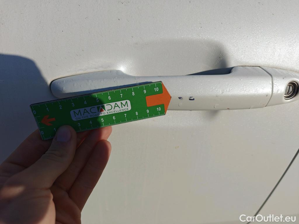  KIA  Niro KIA  / 2019 / 5P / crossover 1.6 GDi HEV 104kW (141CV) Concept #51