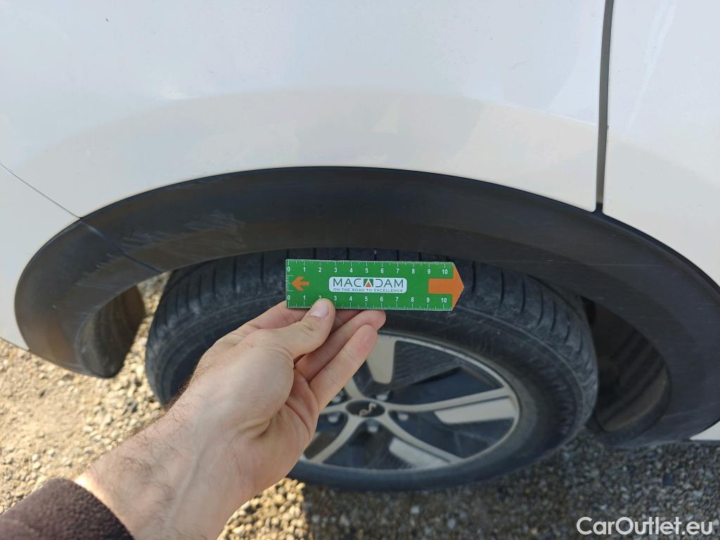  KIA  Niro KIA  / 2019 / 5P / crossover 1.6 GDi HEV 104kW (141CV) Concept #48