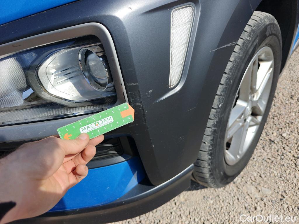  Hyundai  Konna HYUNDAI Kona / 2017 / 5P / todoterreno KONA TGDI 1.0 120CV 4X2 TECNO RED #12