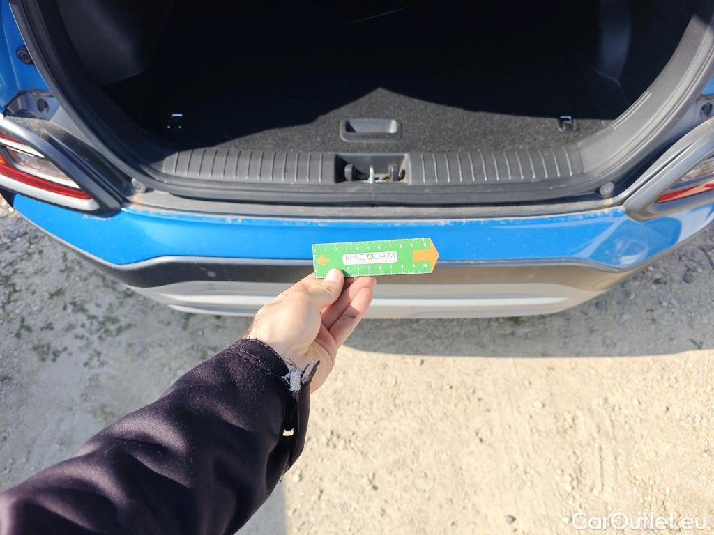  Hyundai  Konna HYUNDAI Kona / 2017 / 5P / todoterreno KONA TGDI 1.0 120CV 4X2 TECNO RED #37