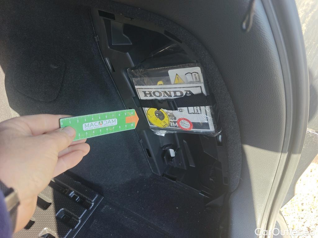  Honda  HR-V HONDA  / 2015 / 5P / todoterreno 1.5 i-VTEC Executive #9