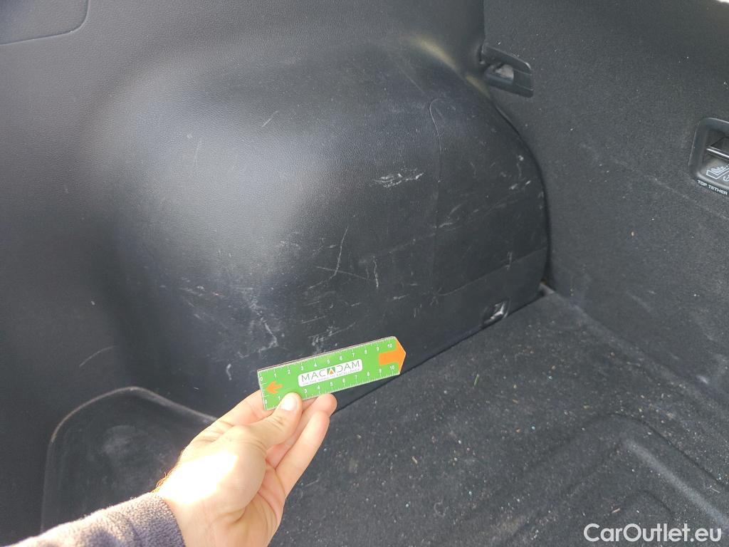  KIA  Niro KIA  / 2019 / 5P / crossover 1.6 GDi HEV 104kW (141CV) Concept #1