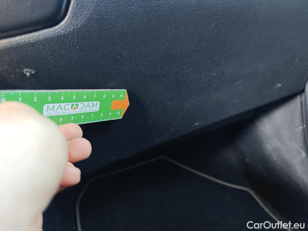  KIA  Niro KIA  / 2019 / 5P / crossover 1.6 GDi HEV 104kW (141CV) Concept #28