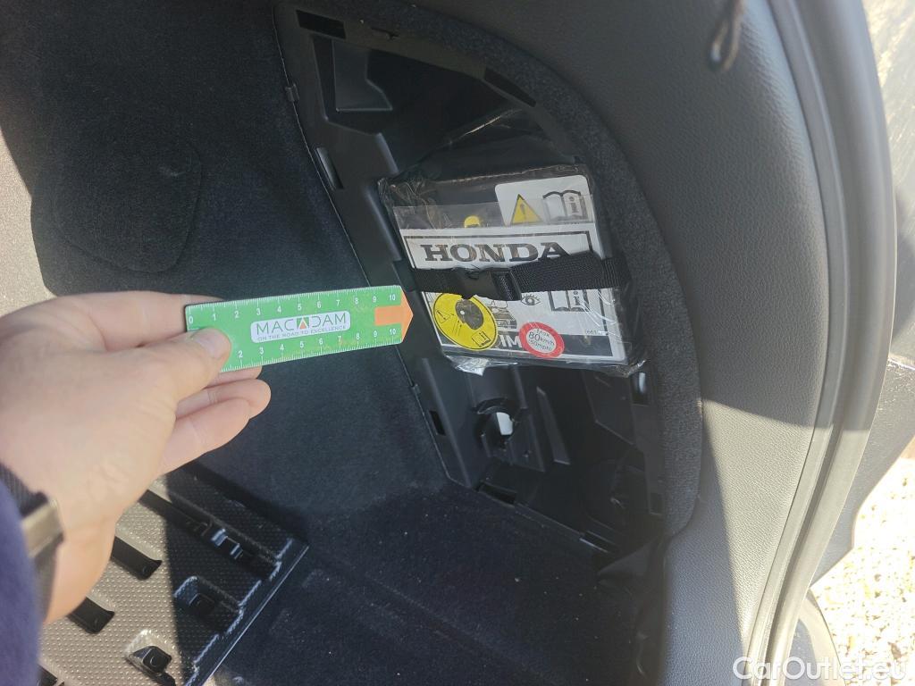  Honda  HR-V HONDA  / 2015 / 5P / todoterreno 1.5 i-VTEC Executive #10