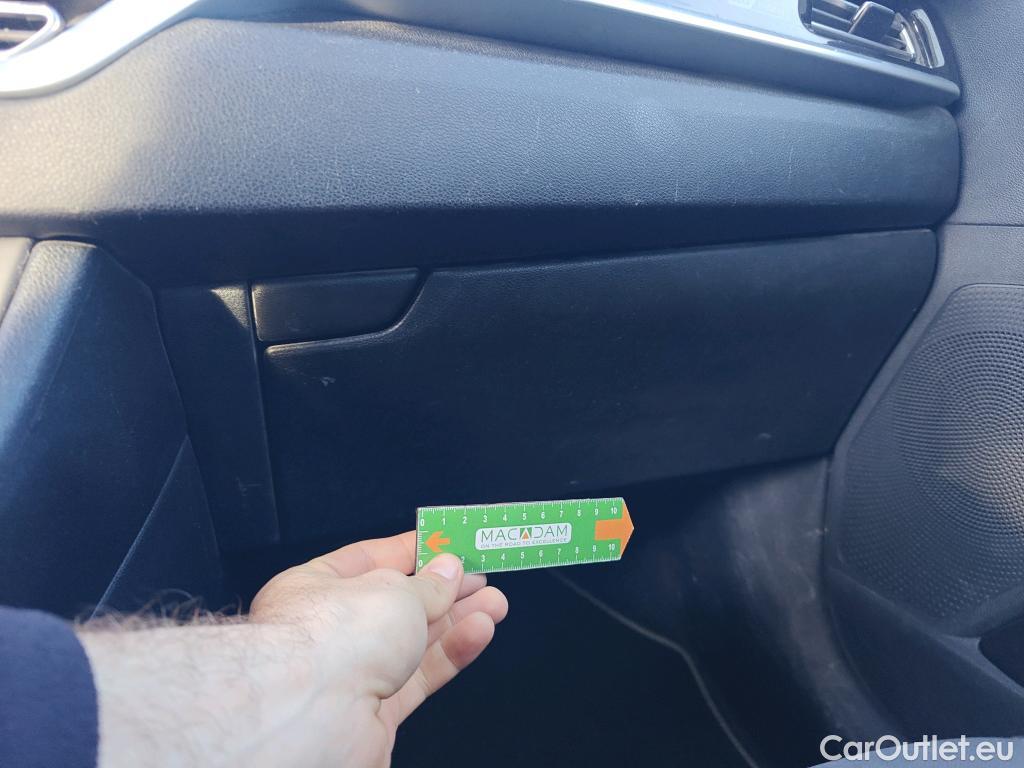  KIA  Niro KIA  / 2019 / 5P / crossover 1.6 GDi HEV 104kW (141CV) Concept #26