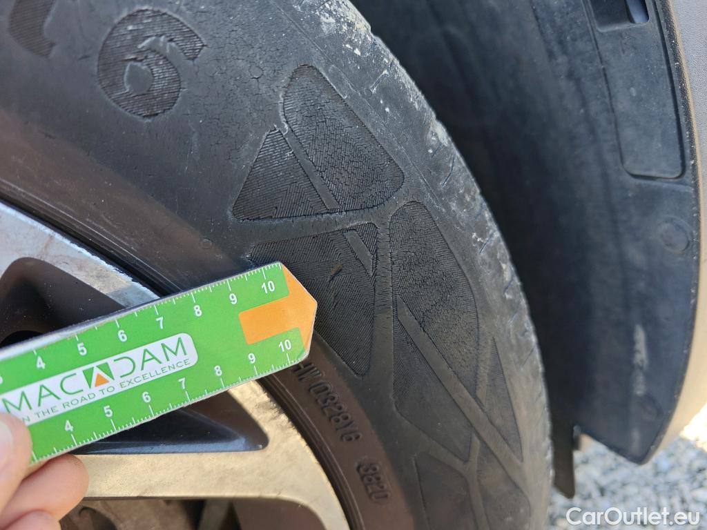  KIA  Sportage KIA  1.6MHEV Drive 100kW(136CV) 4x2(Crist Tintados) #17