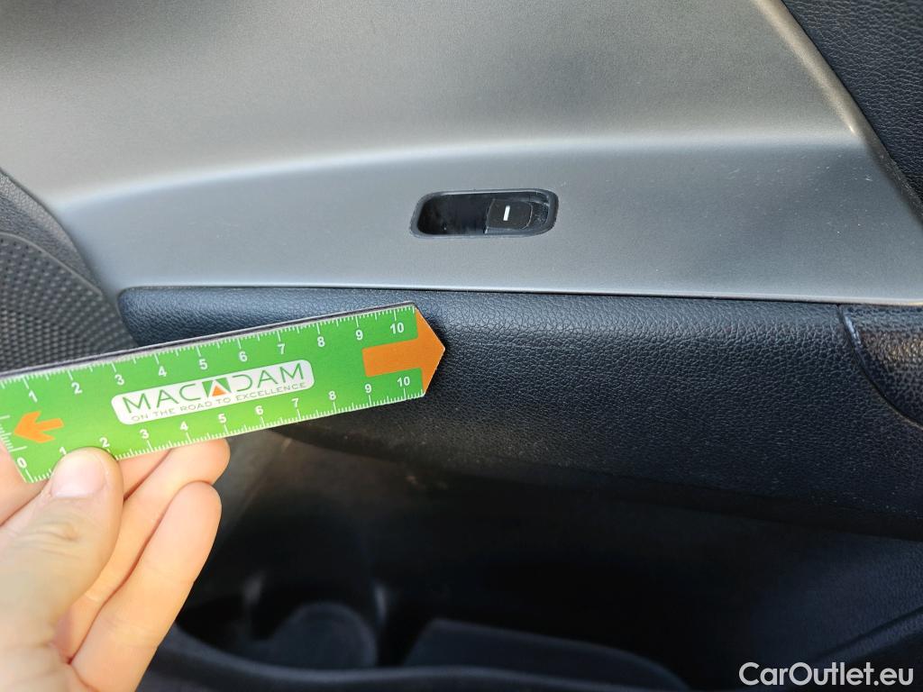  KIA  Niro KIA  / 2019 / 5P / crossover 1.6 GDi HEV 104kW (141CV) Concept #25