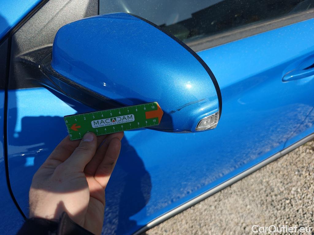  Hyundai  Konna HYUNDAI Kona / 2017 / 5P / todoterreno KONA TGDI 1.0 120CV 4X2 TECNO RED #25