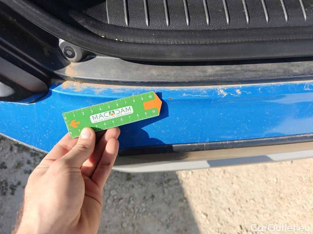  Hyundai  Konna HYUNDAI Kona / 2017 / 5P / todoterreno KONA TGDI 1.0 120CV 4X2 TECNO RED #38