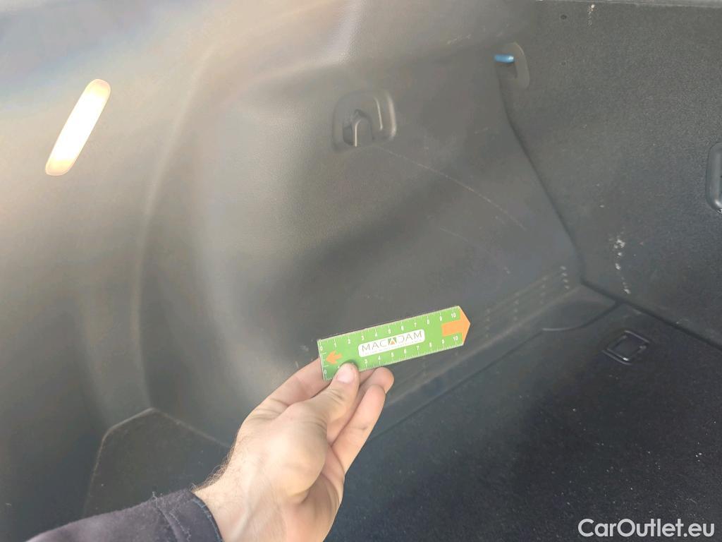  Hyundai  Konna HYUNDAI Kona / 2017 / 5P / todoterreno KONA TGDI 1.0 120CV 4X2 TECNO RED #43