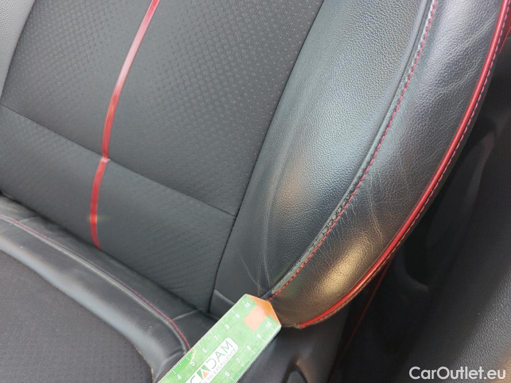  Hyundai  Konna HYUNDAI Kona / 2017 / 5P / todoterreno KONA TGDI 1.0 120CV 4X2 TECNO RED #2