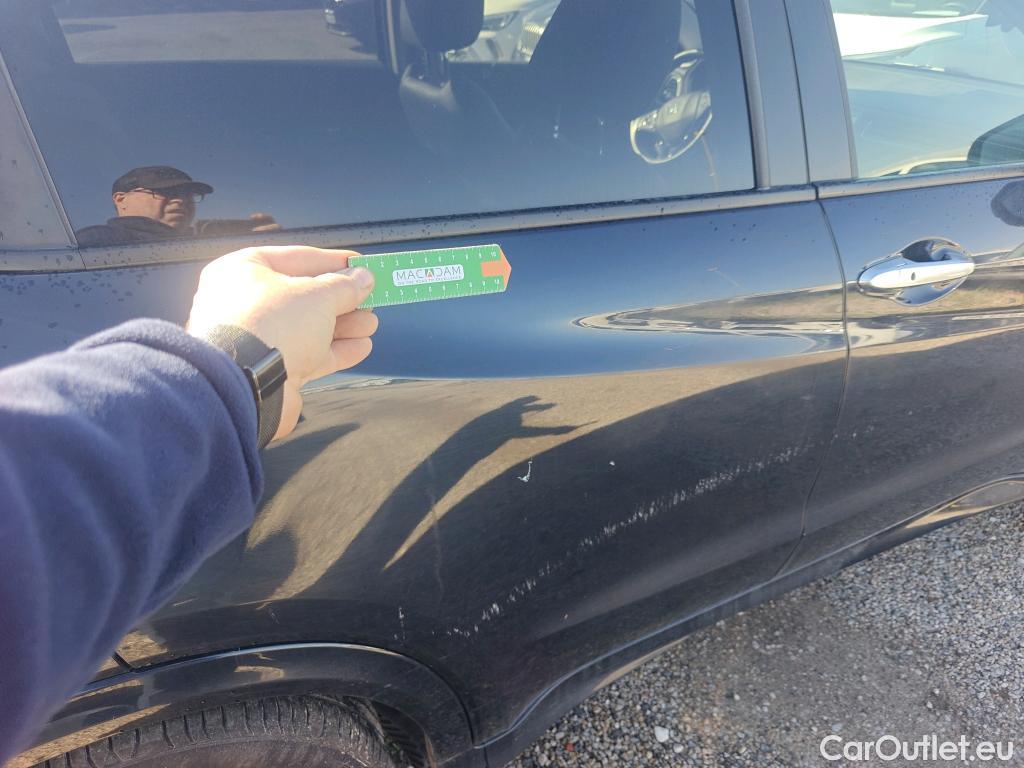  Honda  HR-V HONDA  / 2015 / 5P / todoterreno 1.5 i-VTEC Executive #16