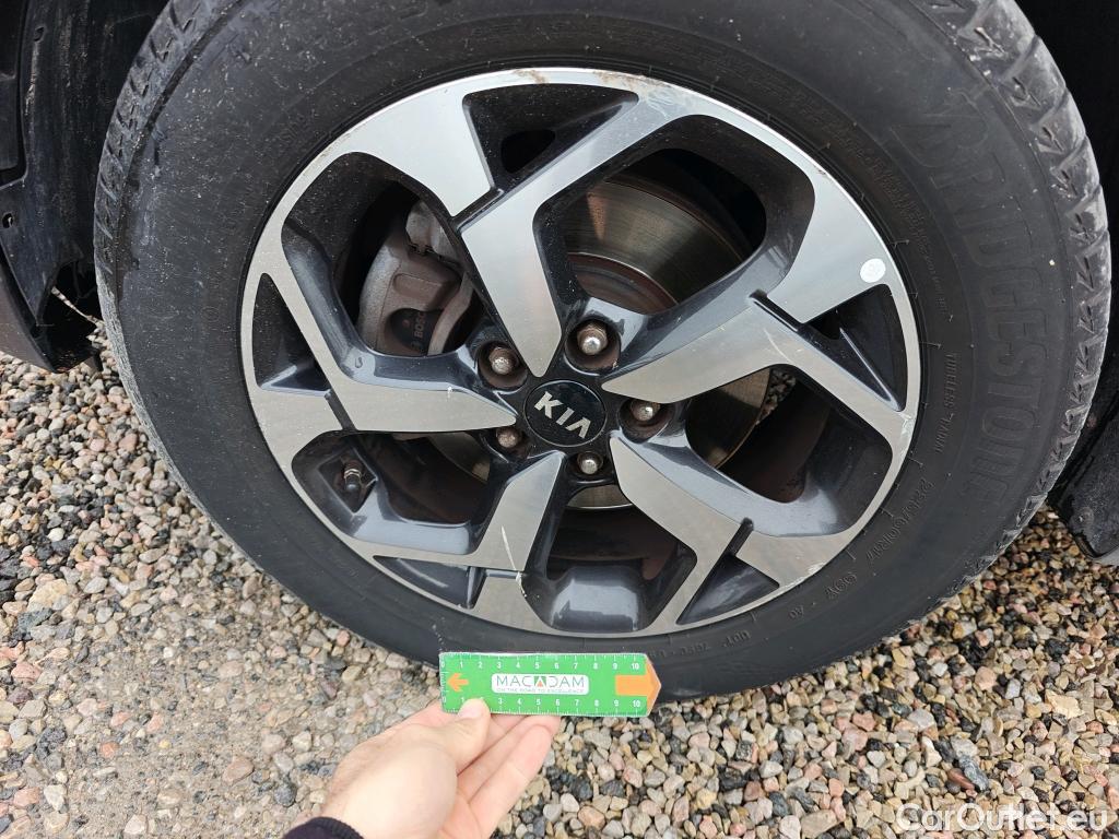  KIA  Sportage KIA  1.6MHEV Drive 100kW(136CV) 4x2(Crist Tintados) #24