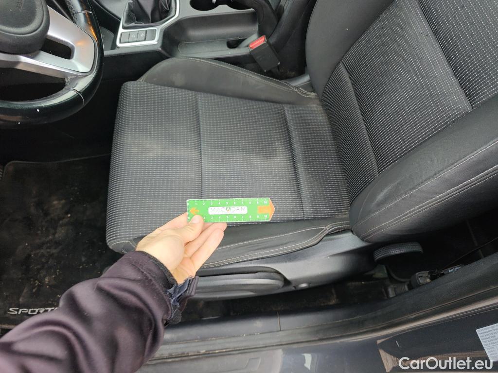  KIA  Sportage KIA  1.6MHEV Drive 100kW(136CV) 4x2(Crist Tintados) #78