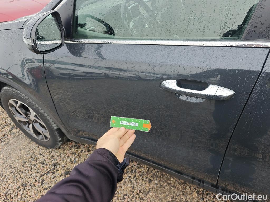  KIA  Sportage KIA  1.6MHEV Drive 100kW(136CV) 4x2(Crist Tintados) #18