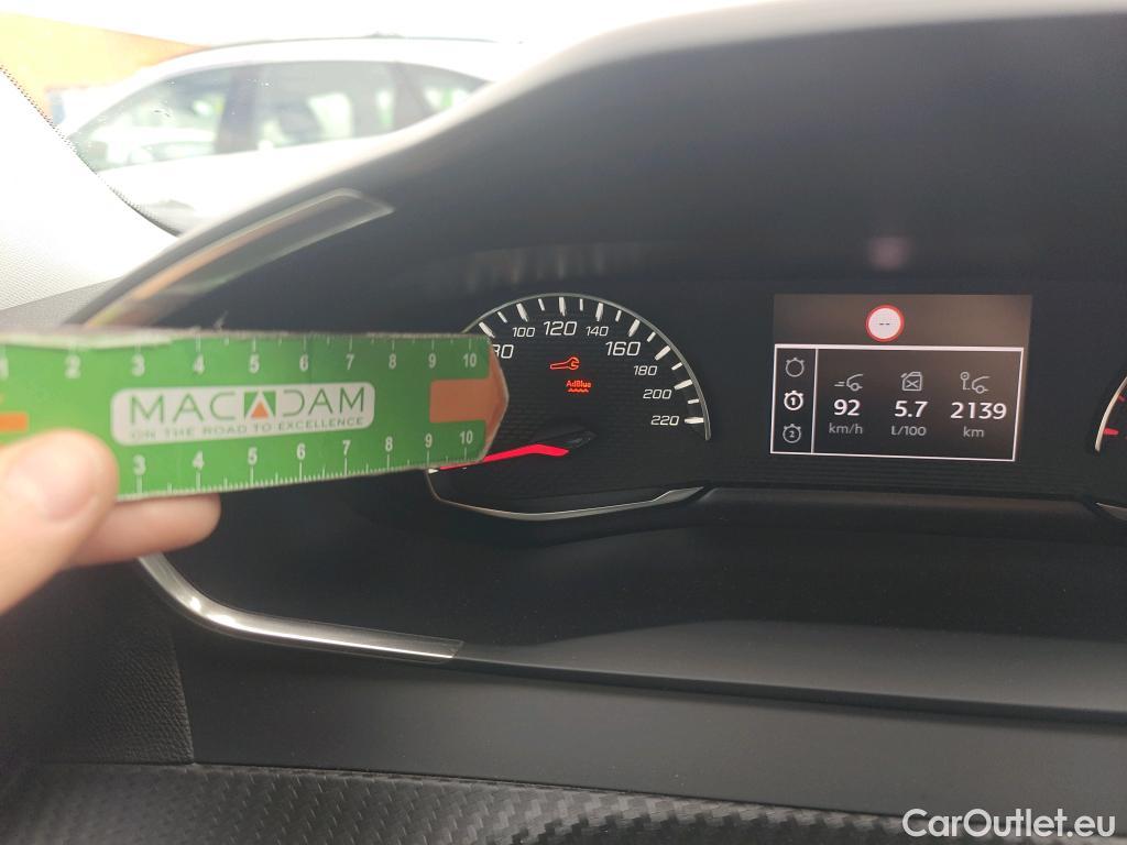  Peugeot  2008 PEUGEOT  / 2019 / 5P / todoterreno Allure BlueHDI 81kW (110CV) #67