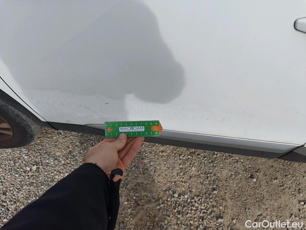  Peugeot  2008 PEUGEOT  / 2019 / 5P / todoterreno Allure BlueHDI 81kW (110CV) #7