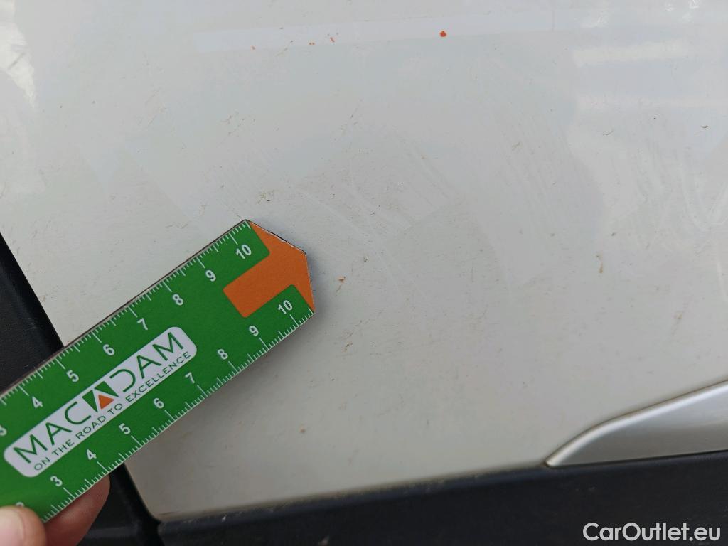  Peugeot  2008 PEUGEOT  / 2019 / 5P / todoterreno Allure BlueHDI 81kW (110CV) #28