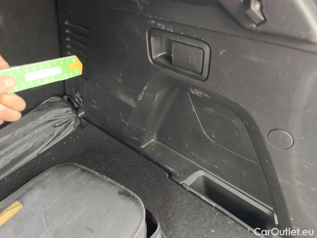  Peugeot  3008 PEUGEOT  / 2020 / 5P / todoterreno 1.5 BlueHDi 96kW (130CV) S&S Allure EAT8 #25