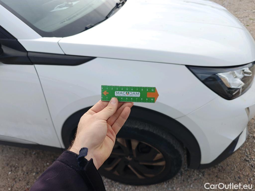  Peugeot  2008 PEUGEOT  / 2019 / 5P / todoterreno Allure BlueHDI 81kW (110CV) #57