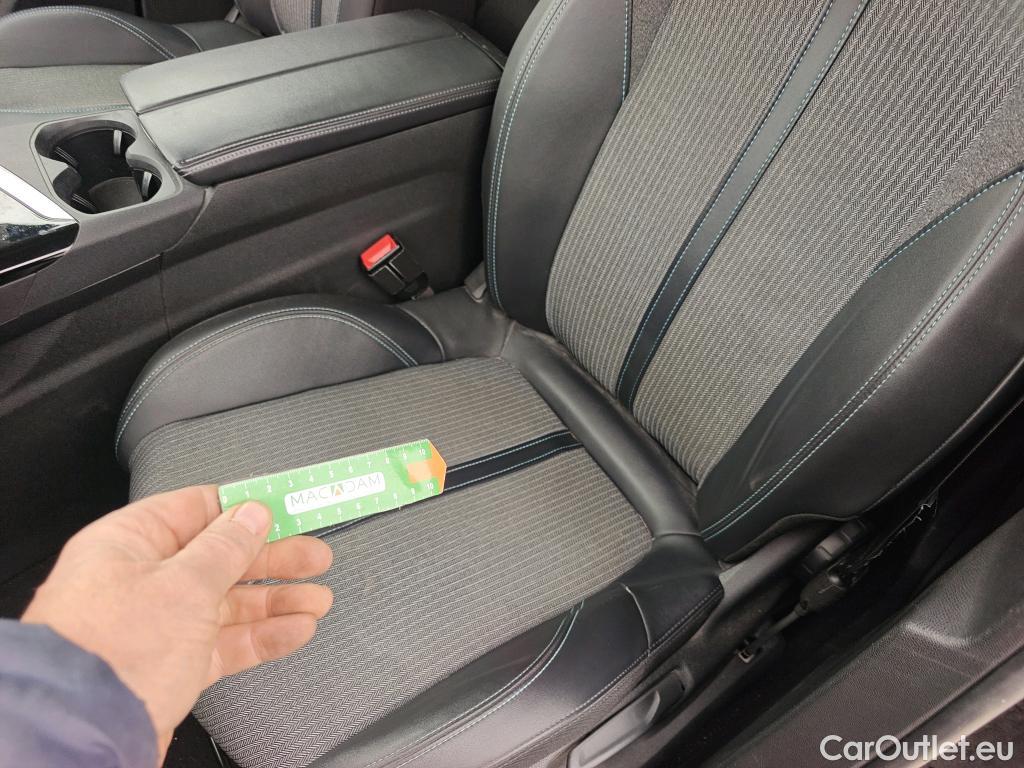  Peugeot  3008 PEUGEOT  / 2020 / 5P / todoterreno 1.5 BlueHDi 96kW (130CV) S&S Allure EAT8 #16