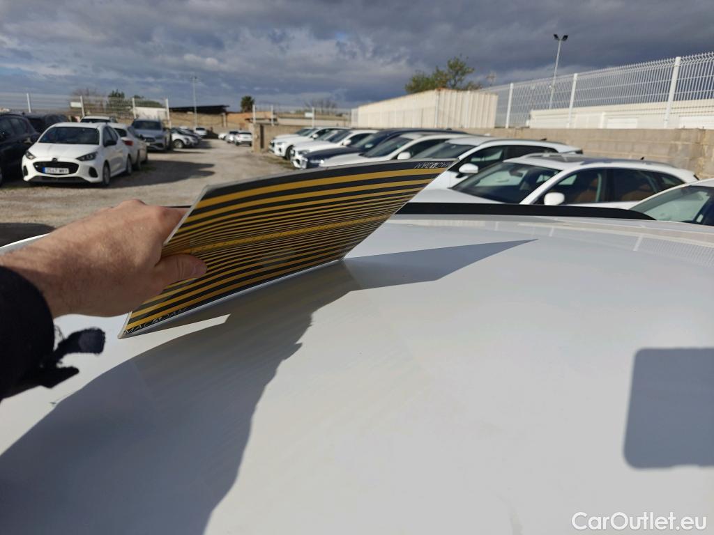  Peugeot  2008 PEUGEOT  / 2019 / 5P / todoterreno Allure BlueHDI 81kW (110CV) #2