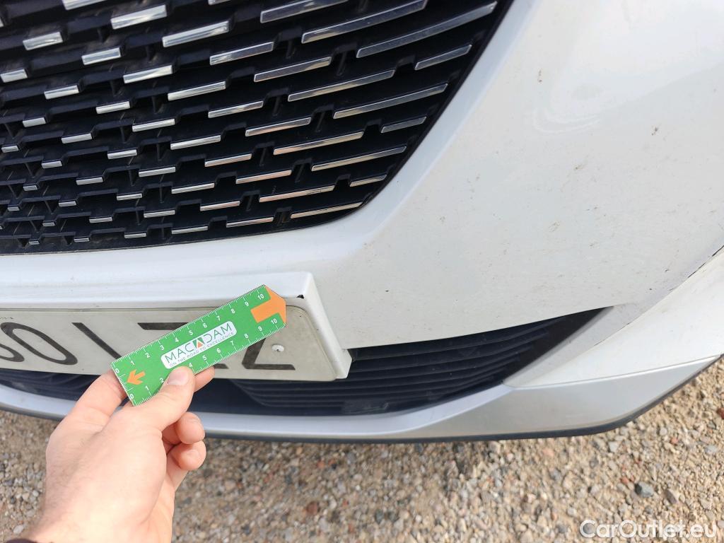  Peugeot  2008 PEUGEOT  / 2019 / 5P / todoterreno Allure BlueHDI 81kW (110CV) #42