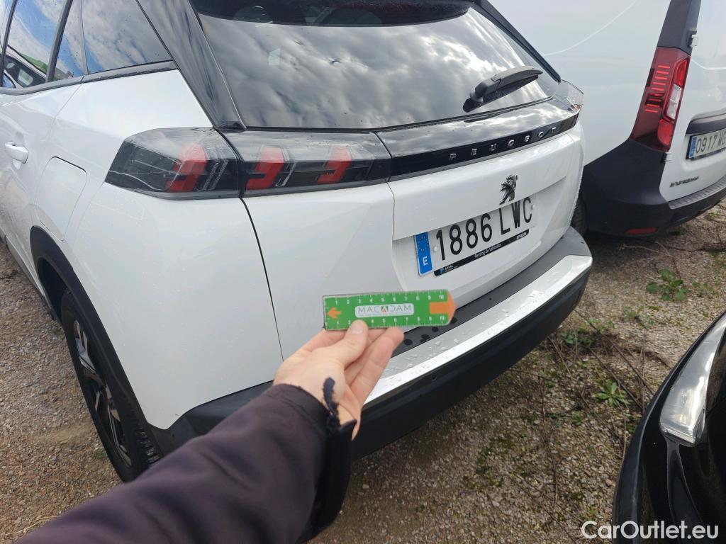  Peugeot  2008 PEUGEOT  / 2019 / 5P / todoterreno Allure BlueHDI 81kW (110CV) #64