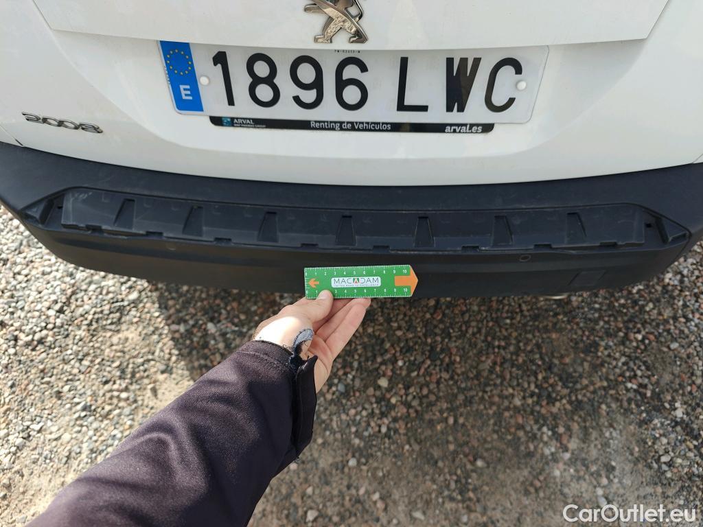  Peugeot  2008 PEUGEOT  / 2019 / 5P / todoterreno Allure BlueHDI 81kW (110CV) #7