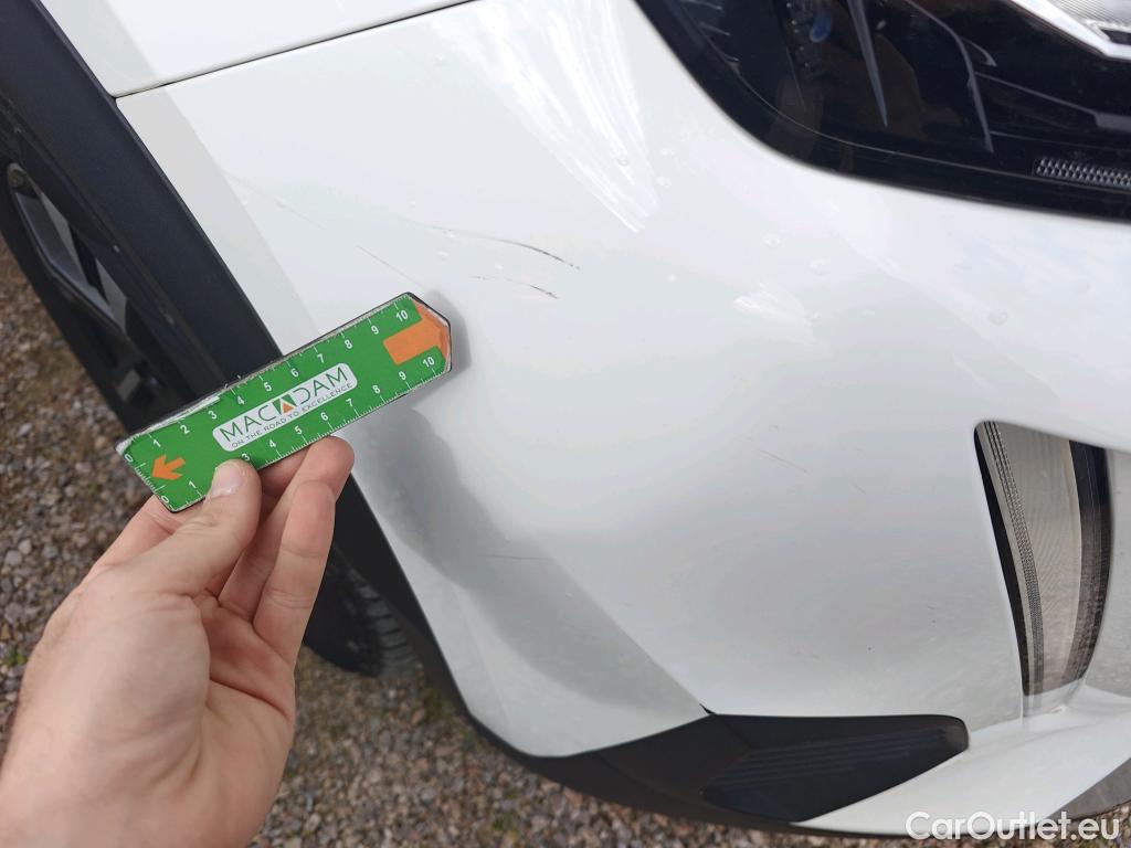  Peugeot  2008 PEUGEOT  / 2019 / 5P / todoterreno Allure BlueHDI 81kW (110CV) #43