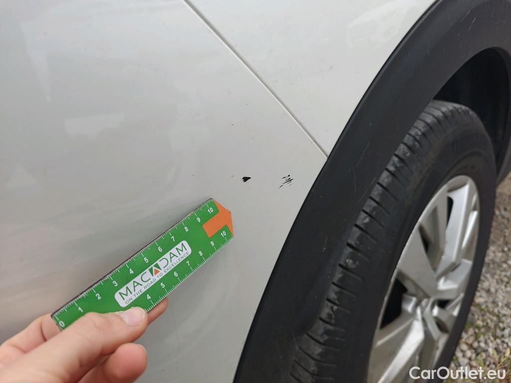  Peugeot  3008 PEUGEOT  / 2020 / 5P / todoterreno 1.5 BlueHDi 96kW (130CV) S&S Active Pack (AC4) #37