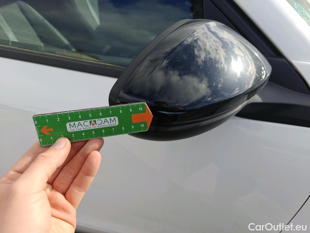  Peugeot  2008 PEUGEOT  / 2019 / 5P / todoterreno Allure BlueHDI 81kW (110CV) #45