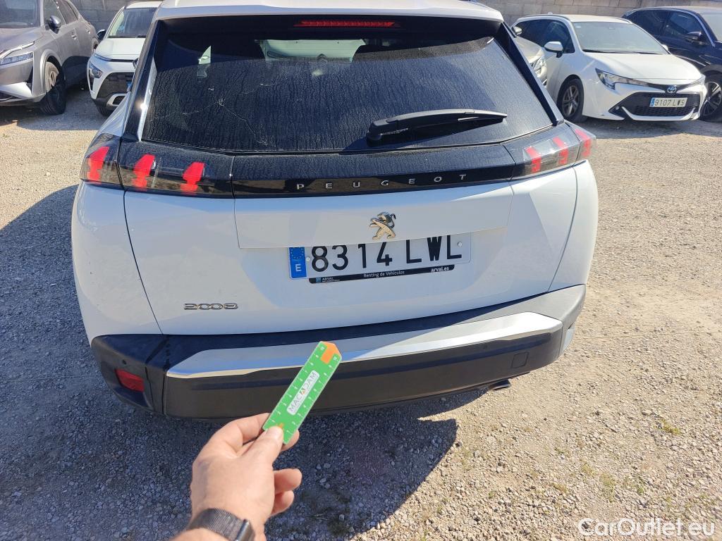  Peugeot  2008 PEUGEOT  / 2019 / 5P / todoterreno Allure BlueHDI 81kW (110CV) #4