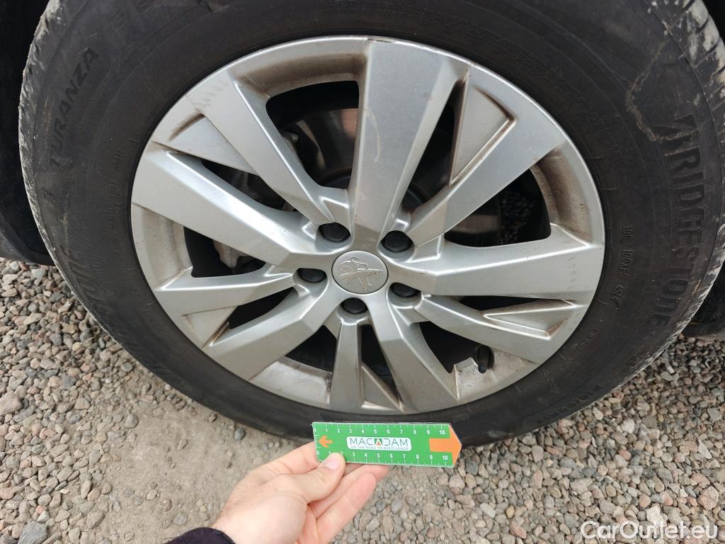  Peugeot  3008 PEUGEOT  / 2020 / 5P / todoterreno 1.5 BlueHDi 96kW (130CV) S&S Active Pack (AC4) #57