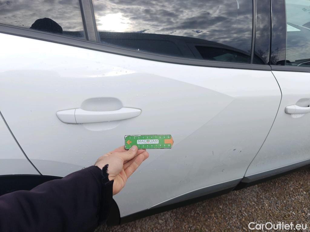  Peugeot  2008 PEUGEOT  / 2019 / 5P / todoterreno Allure BlueHDI 81kW (110CV) #24