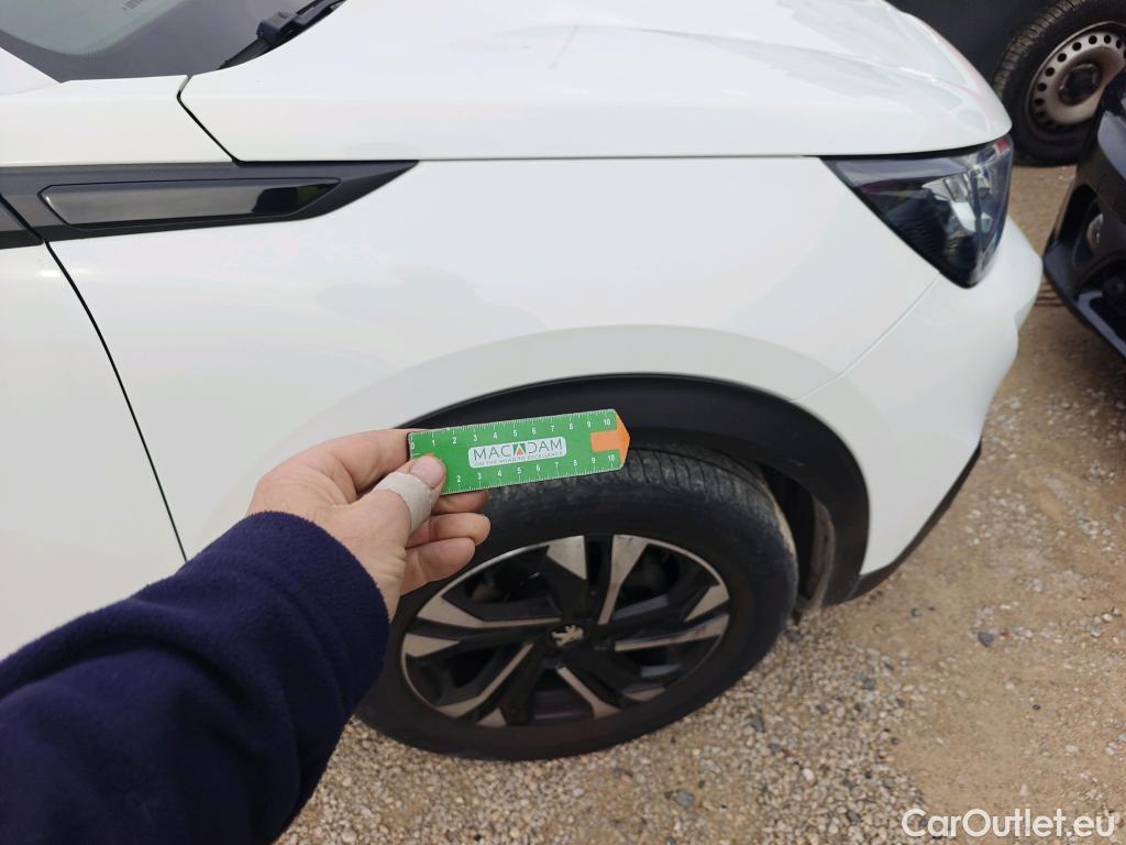  Peugeot  2008 PEUGEOT  / 2019 / 5P / todoterreno Allure BlueHDI 81kW (110CV) #15