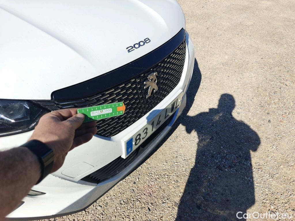  Peugeot  2008 PEUGEOT  / 2019 / 5P / todoterreno Allure BlueHDI 81kW (110CV) #11