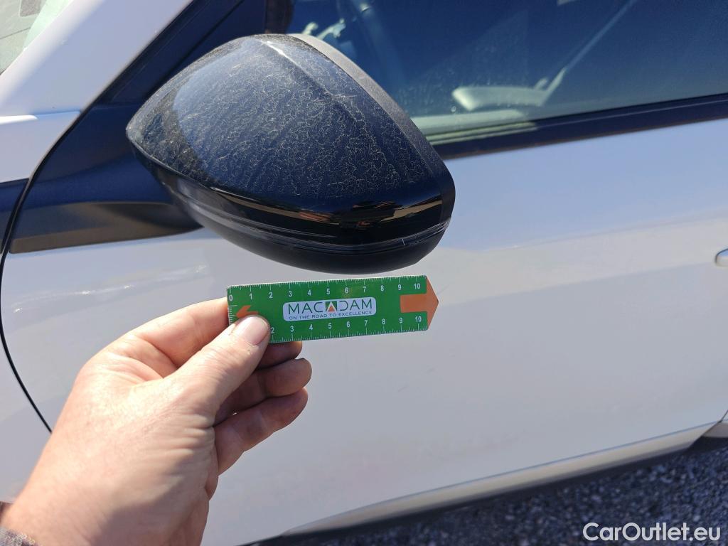  Peugeot  2008 PEUGEOT  / 2019 / 5P / todoterreno Allure BlueHDI 81kW (110CV) #24