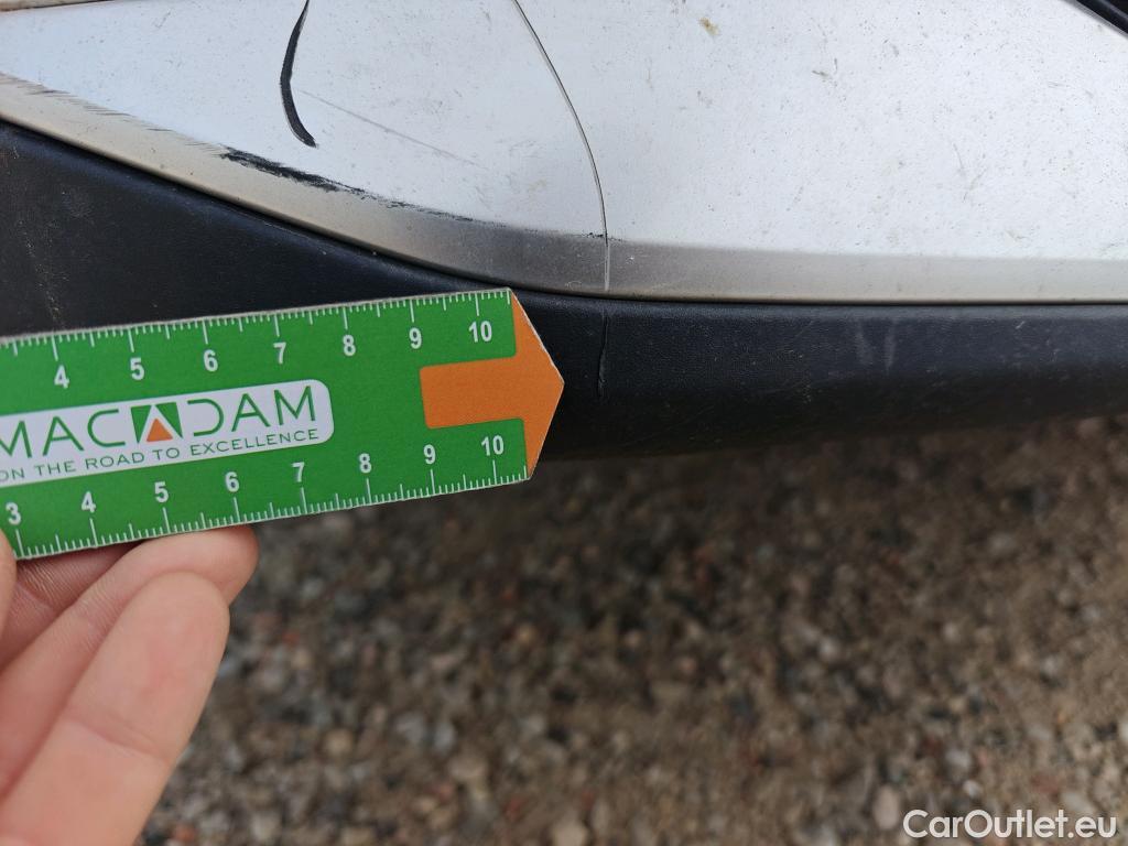  Peugeot  2008 PEUGEOT  / 2019 / 5P / todoterreno Allure BlueHDI 81kW (110CV) #54