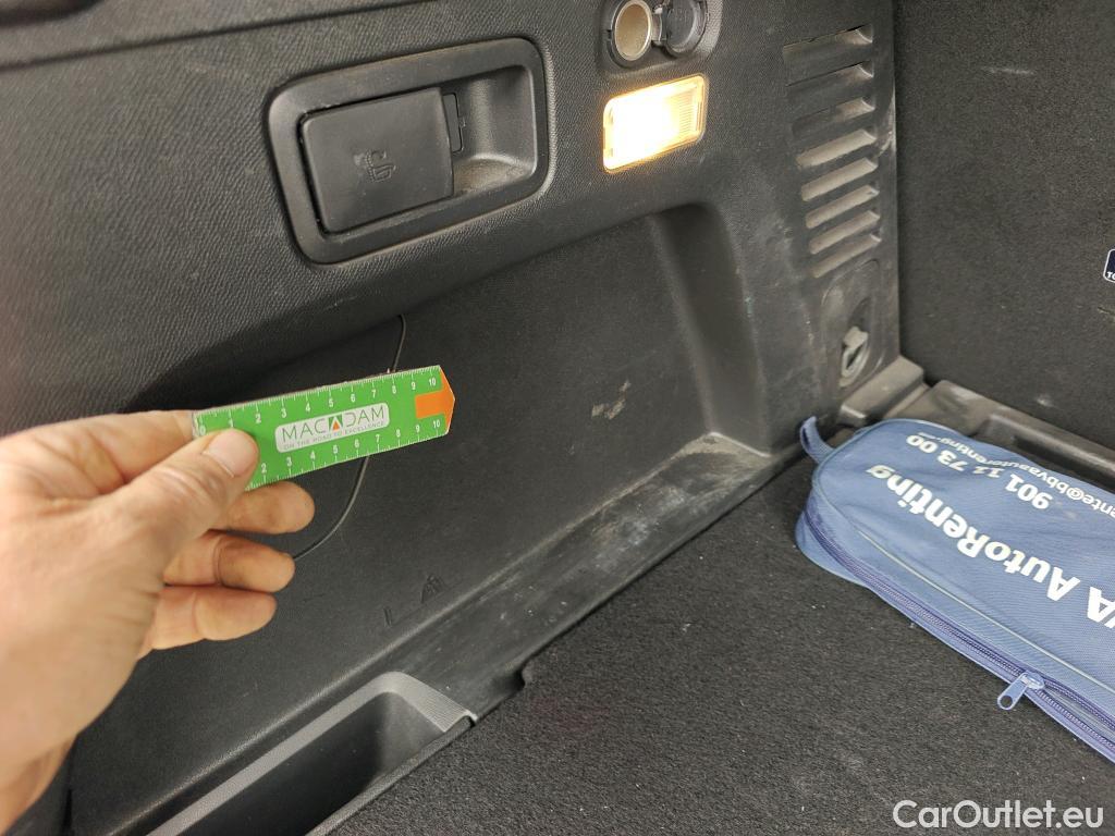  Peugeot  3008 PEUGEOT  / 2020 / 5P / todoterreno 1.5 BlueHDi 96kW (130CV) S&S Allure EAT8 #23