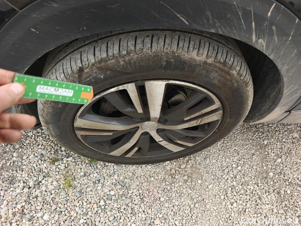  Peugeot  3008 PEUGEOT  / 2020 / 5P / todoterreno 1.5 BlueHDi 96kW (130CV) S&S Allure EAT8 #9