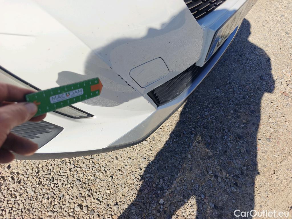  Peugeot  2008 PEUGEOT  / 2019 / 5P / todoterreno Allure BlueHDI 81kW (110CV) #13