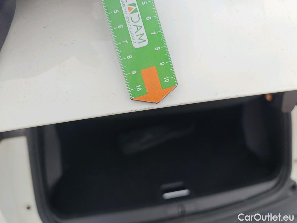  Peugeot  2008 PEUGEOT  / 2019 / 5P / todoterreno Allure BlueHDI 81kW (110CV) #5