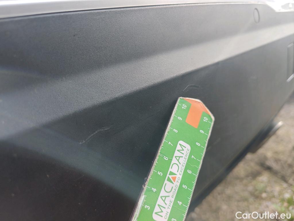  Peugeot  2008 PEUGEOT  / 2019 / 5P / todoterreno Allure BlueHDI 81kW (110CV) #39